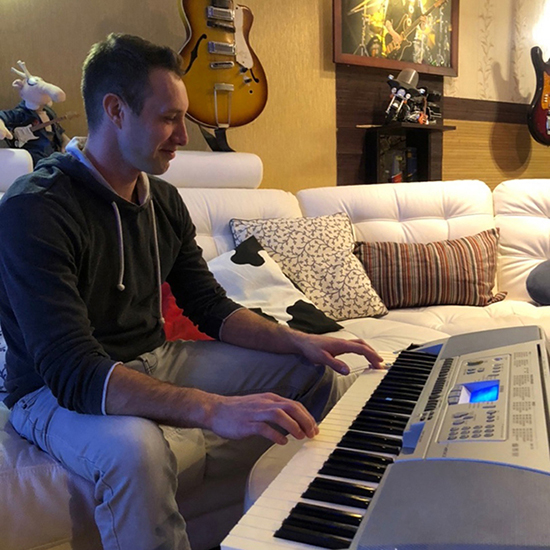 Александр Лебедев