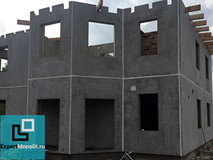 коробка дома из монолитного бетона
