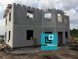 chastniy dom iz monolitnogo jelezobetona